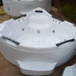 4-Handle Curved Jacuzzi - Model P20